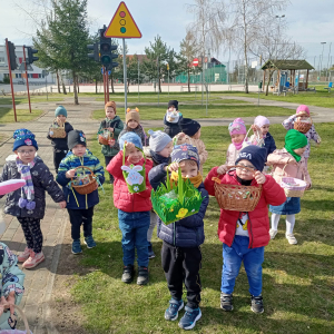 szukamy koszyczków grupa Jeżyki