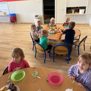 Degustacja smakołyków  przygotowanych przez rodziców   z jabłek