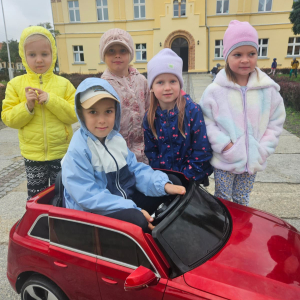 chłopcy za kierownicą 