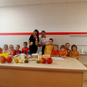 stanowisko kulinarne  - pieczemy ciasto dyniowe 