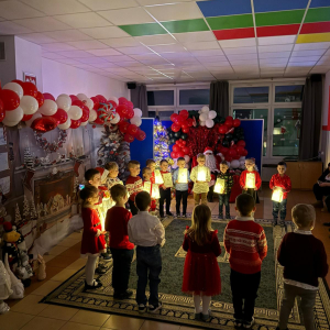 Wiewiórki śpiewają dla Mikołaja