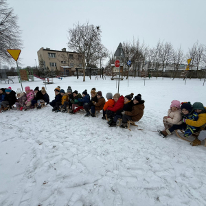 Grupa Wiewiórek spędza czas na świeżym powietrzu