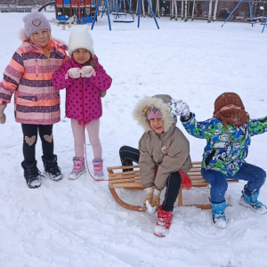 śnieżna zabawa - Sówki i Niedźwiadki