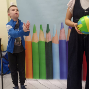 zabawa sprawnościowa z piłką 