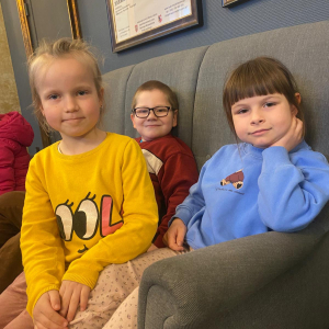 pełne dumy i zadowolenia po spektaklu 