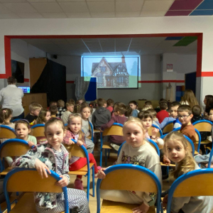 Na przedstawieniu teatralnym "Kopciuszek" 