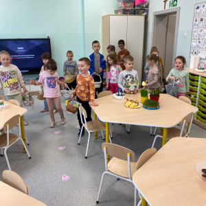 to ci niespodzianka - po śladach do słodkich koszyczków 